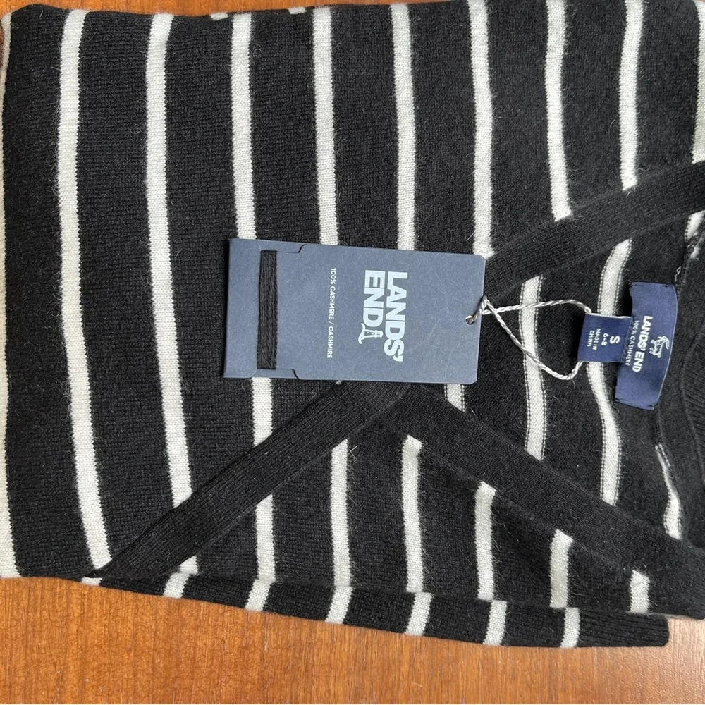 NWT CASHMERE Lands' End women Black and White V-Neck Sweater - Picture 6 of 8